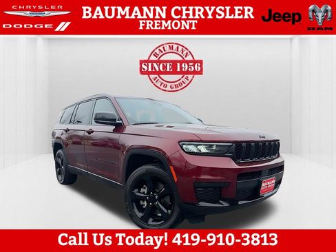 Used 2023 Jeep Grand Cherokee L Laredo AWD/4WD image 1