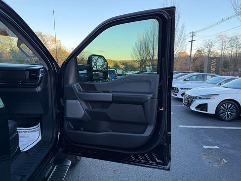 Used 2023 Ford F250 Lariat w/ FX4 Off-Road Package image 25