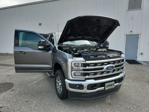 Used 2025 Ford F250 Lariat AWD/4WD image 30