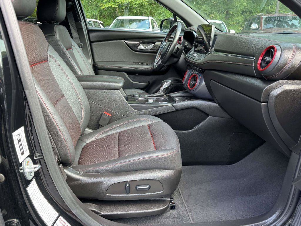 Used 2025 Chevrolet Blazer RS FWD image 15