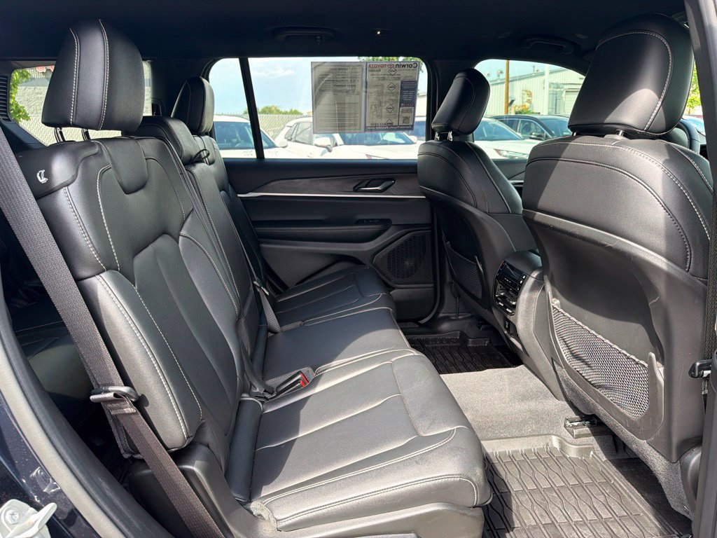 Used 2024 Jeep Grand Cherokee L Limited AWD/4WD image 13