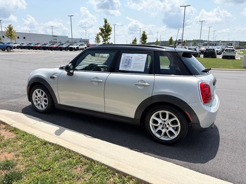 Used 2016 MINI Cooper 4-Door Hardtop FWD image 5