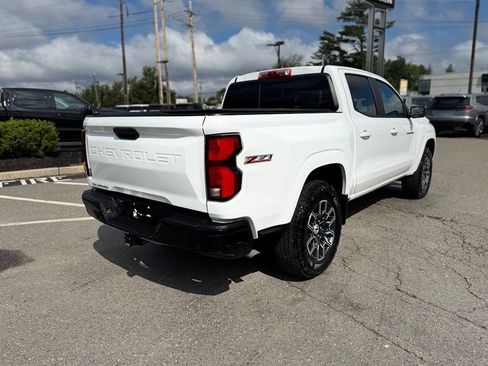 Used 2025 Chevrolet Colorado Z71 w/ Technology Package AWD/4WD image 6