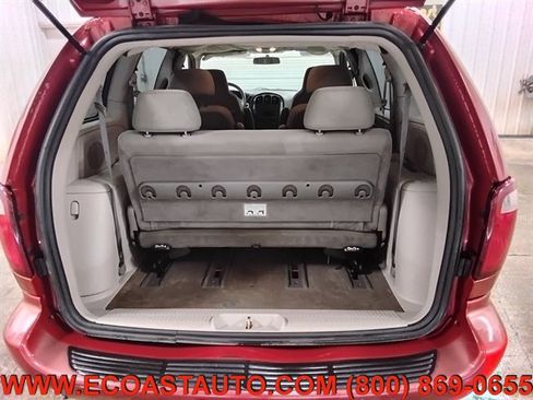 Used 2005 Dodge Caravan SXT FWD image 15