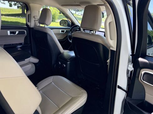 Used 2020 Ford Explorer XLT w/ Equipment Group 202A AWD/4WD image 30