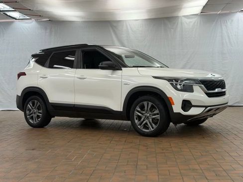 Used 2021 Kia Seltos S AWD/4WD image 1