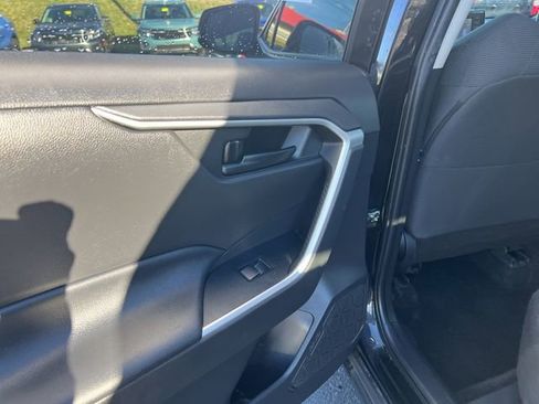 Used 2022 Toyota RAV4 LE image 41