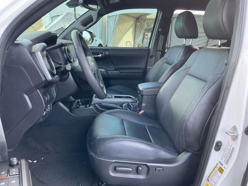 Used 2023 Toyota Tacoma TRD Off-Road image 14