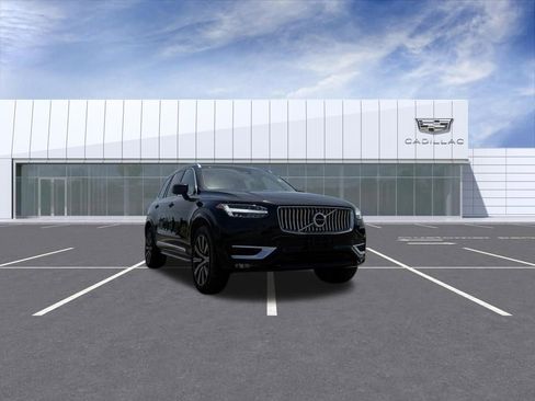 Used 2024 Volvo XC90 B6 Plus AWD/4WD image 8
