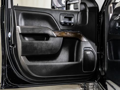 Used 2018 GMC Sierra 3500 Denali w/ Duramax Plus Package AWD/4WD image 33