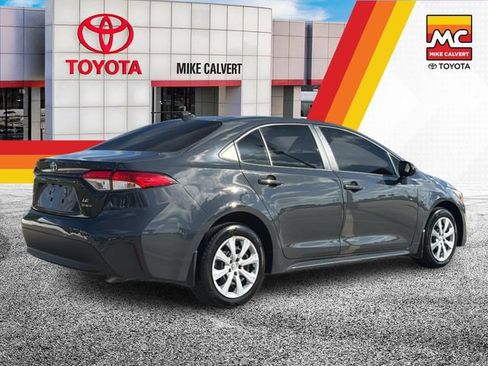 Certified 2025 Toyota Corolla LE FWD image 5
