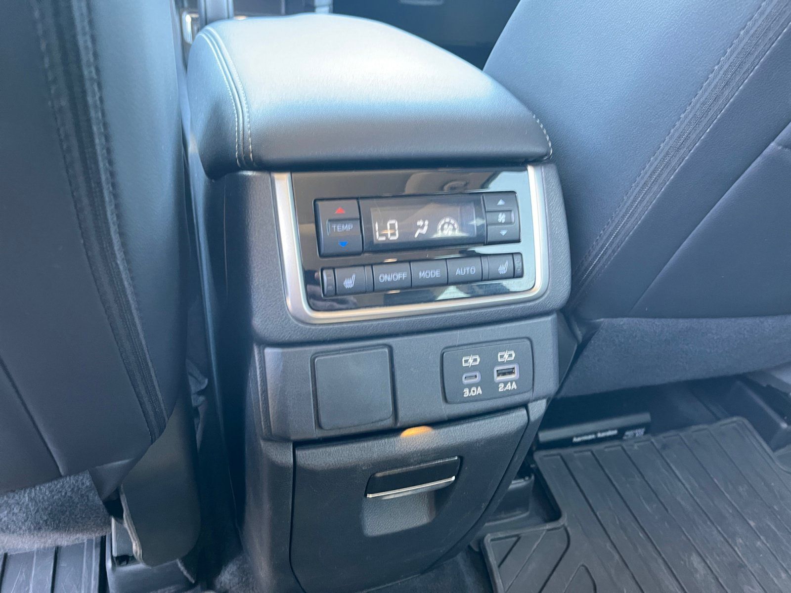 Used 2025 Subaru Ascent Limited AWD/4WD image 32