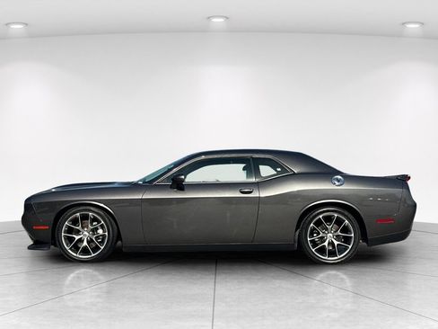 Used 2022 Dodge Challenger GT RWD image 3