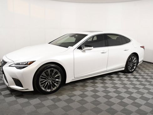Used 2022 Lexus LS 500 AWD image 2