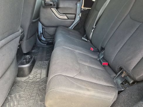 Used 2015 Jeep Wrangler Unlimited Sport w/ Quick Order Package 24S AWD/4WD image 17