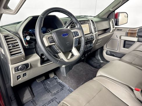 Used 2015 Ford F150 Lariat image 11