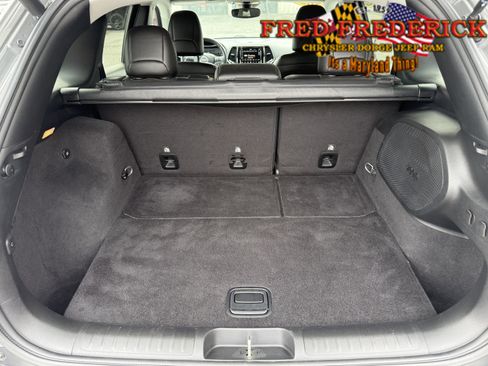 Used 2020 Jeep Cherokee Limited w/ Technology Group image 7