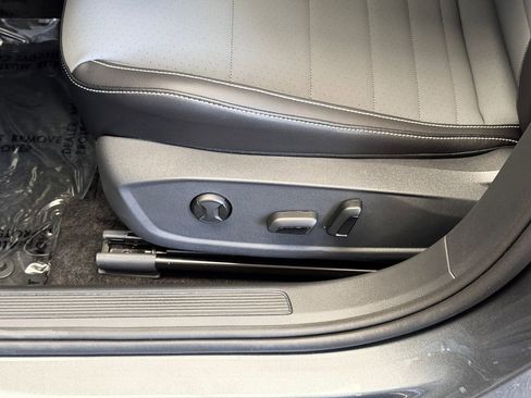 New 2026 Volkswagen Jetta SE FWD image 25