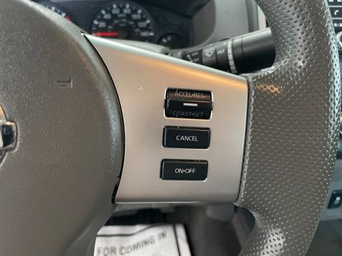 Used 2019 Nissan Frontier SV image 11