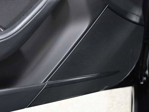 Used 2017 Jaguar F-TYPE R image 17