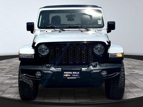 Used 2022 Jeep Gladiator Sport AWD/4WD image 2