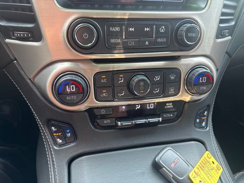 Used 2018 GMC Yukon Denali w/ Denali Ultimate Package AWD/4WD image 25