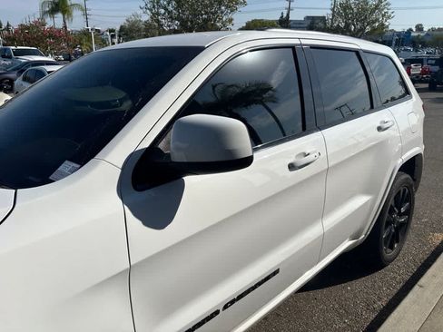 Certified 2021 Jeep Grand Cherokee Laredo X RWD image 4