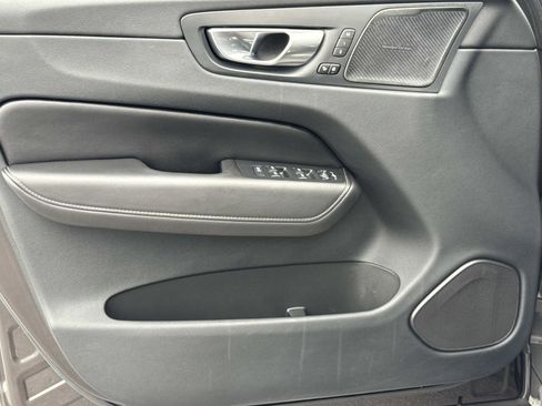 Used 2023 Volvo XC60 B5 Ultimate w/ Climate Package image 17