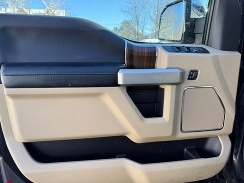 Used 2016 Ford F150 Lariat w/ Equipment Group 502A Luxury image 31