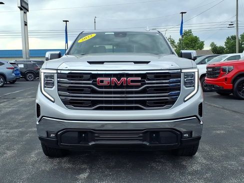 Used 2022 GMC Sierra 1500 SLT AWD/4WD image 2