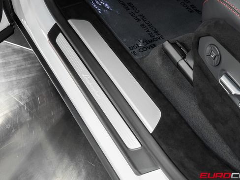 Used 2024 Lamborghini Urus Performante AWD/4WD image 51