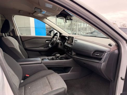 Used 2023 Nissan Rogue SV image 25