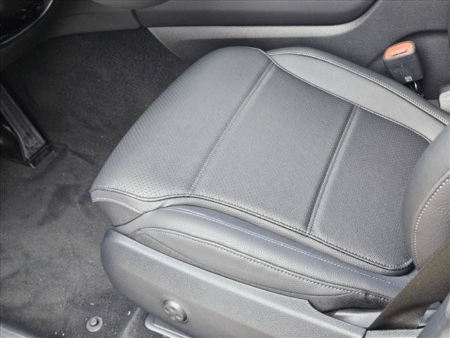 Certified 2026 Mercedes-Benz GLC 300 image 4