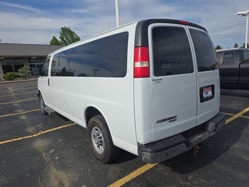 Used 2016 Chevrolet Express 3500 LT w/ LT Preferred Equipment Group RWD image 3