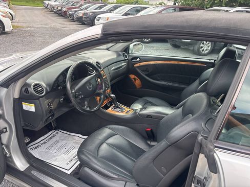 Used 2005 Mercedes-Benz CLK 320 Cabriolet image 12