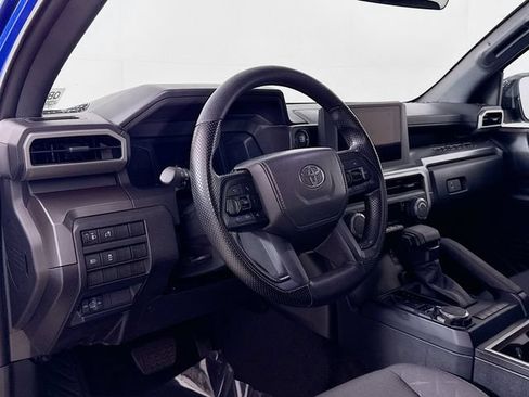 Used 2025 Toyota Tacoma SR5 AWD/4WD image 9