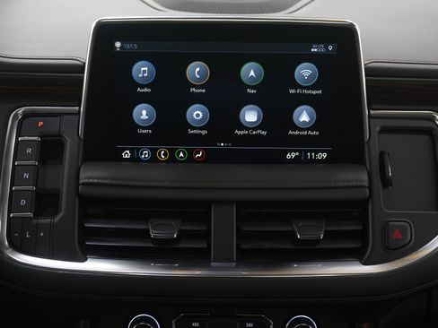 Used 2021 Chevrolet Suburban High Country w/ Premium Package image 16