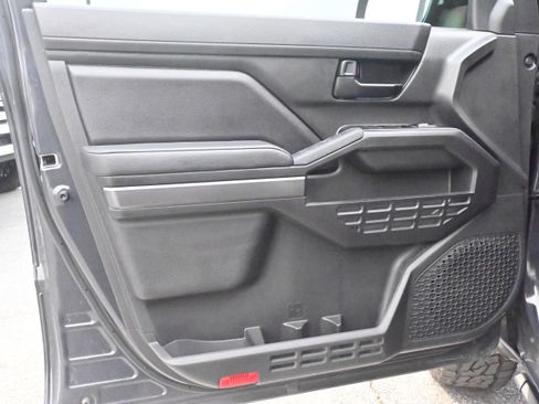 Used 2025 Toyota Tacoma SR5 image 27