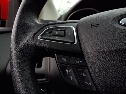 Used 2017 Ford Focus SE image 19