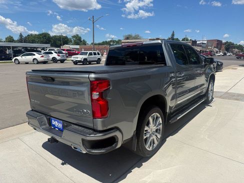 Used 2025 Chevrolet Silverado 1500 High Country w/ High Country Premium Package AWD/4WD image 5