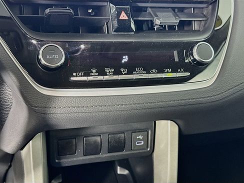 Used 2024 Toyota Corolla Cross LE image 22