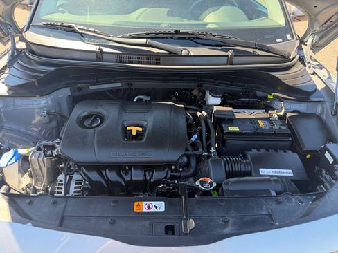 Used 2025 Kia Soul LX w/ LX Technology Package FWD image 29