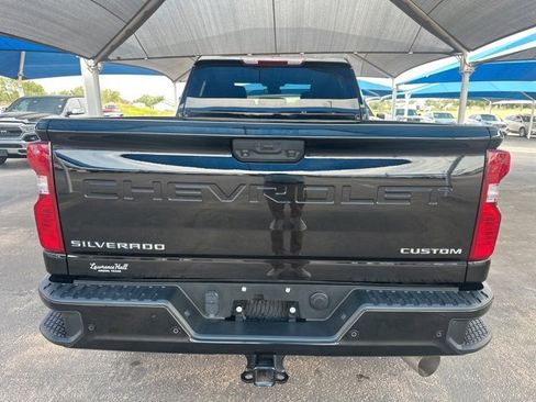 Used 2024 Chevrolet Silverado 2500 Custom w/ Custom Value Package image 6