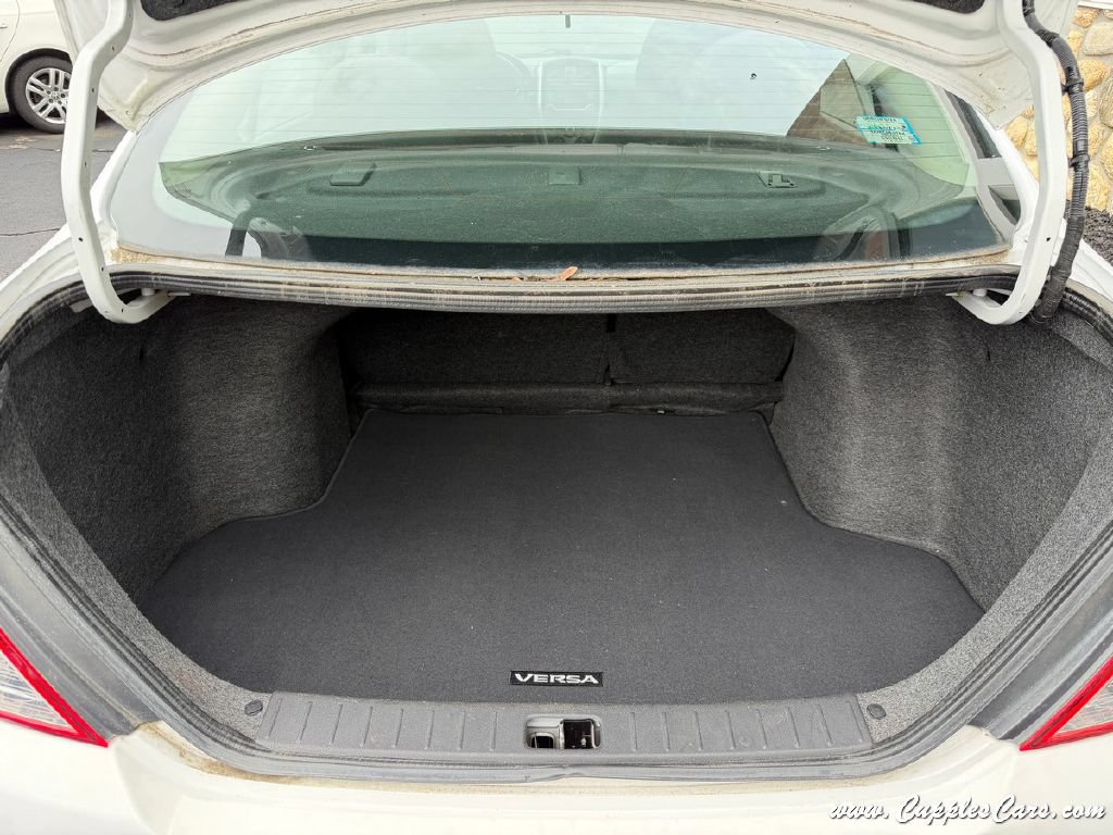 Used 2018 Nissan Versa SV w/ SV Special Edition Package FWD image 7