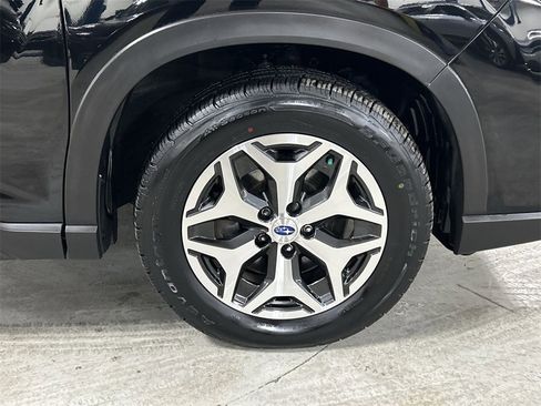 Used 2021 Subaru Forester Premium image 13