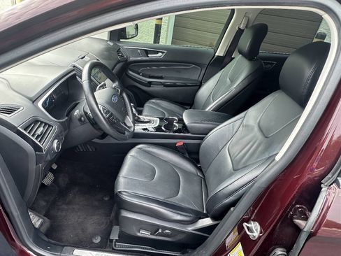 Used 2018 Ford Edge Titanium w/ Technology Package FWD image 15