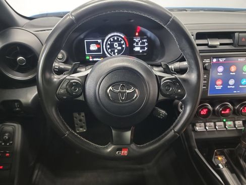 Used 2023 Toyota GR86 Premium RWD image 17
