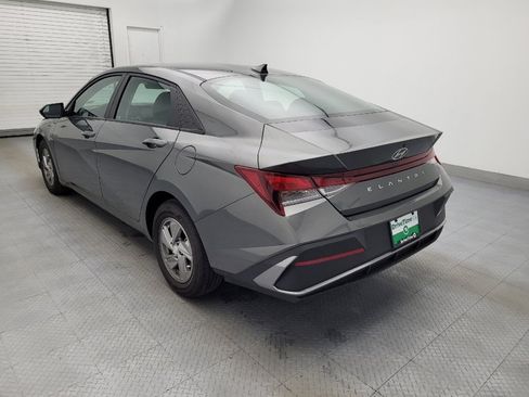 Used 2025 Hyundai Elantra SE image 5