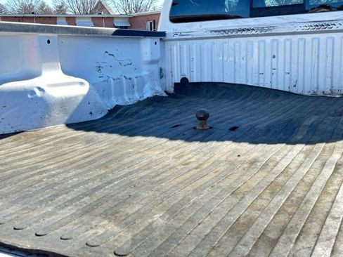 Used 2010 Ford F350 Lariat image 9