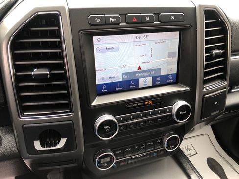 Used 2020 Ford Expedition XLT w/ Equipment Group 202A AWD/4WD image 32